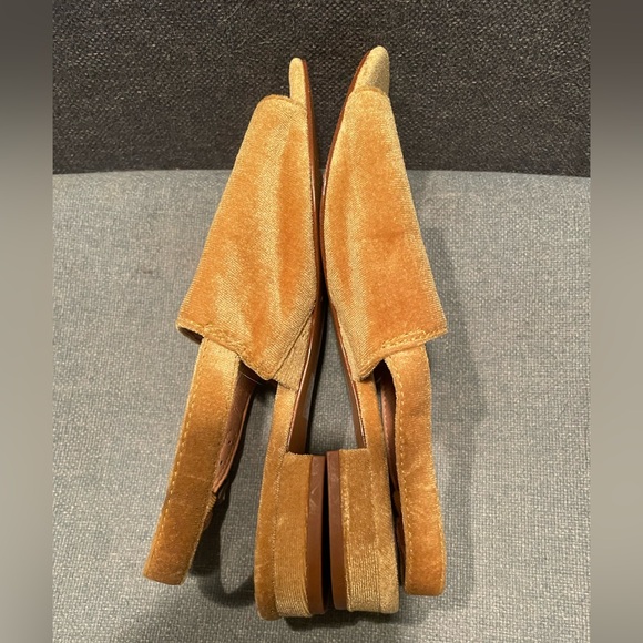 Madewell The Noelle Slingback Sandal in Velvet - Picture 5 of 8